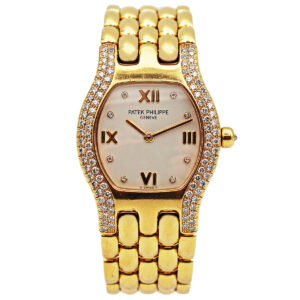 Patek Philippe Ref. 4851/1 18k Yellow Gold ladies bracelet watch. Circa 1990