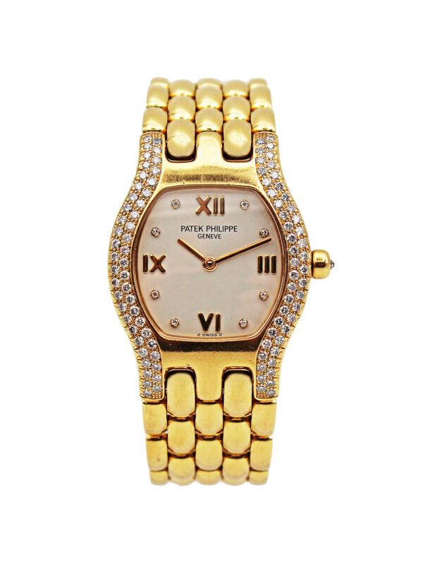 Patek Philippe Ref. 4851/1 18k Yellow Gold ladies bracelet watch. Circa 1990